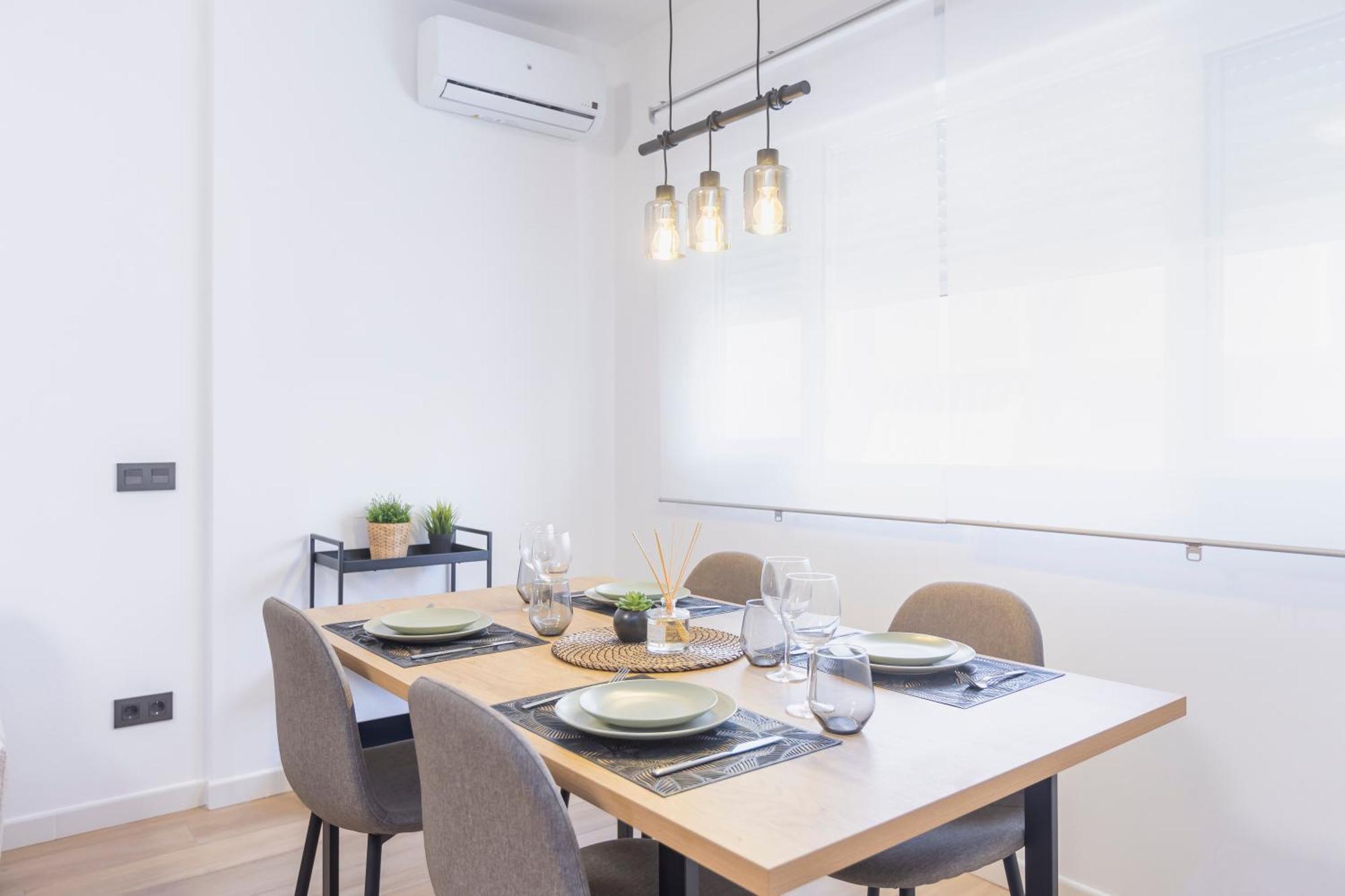 Fully Renovated Apartment In The Heart Of Fuengirola, 2 Min Walk To The Beach Bagian luar foto
