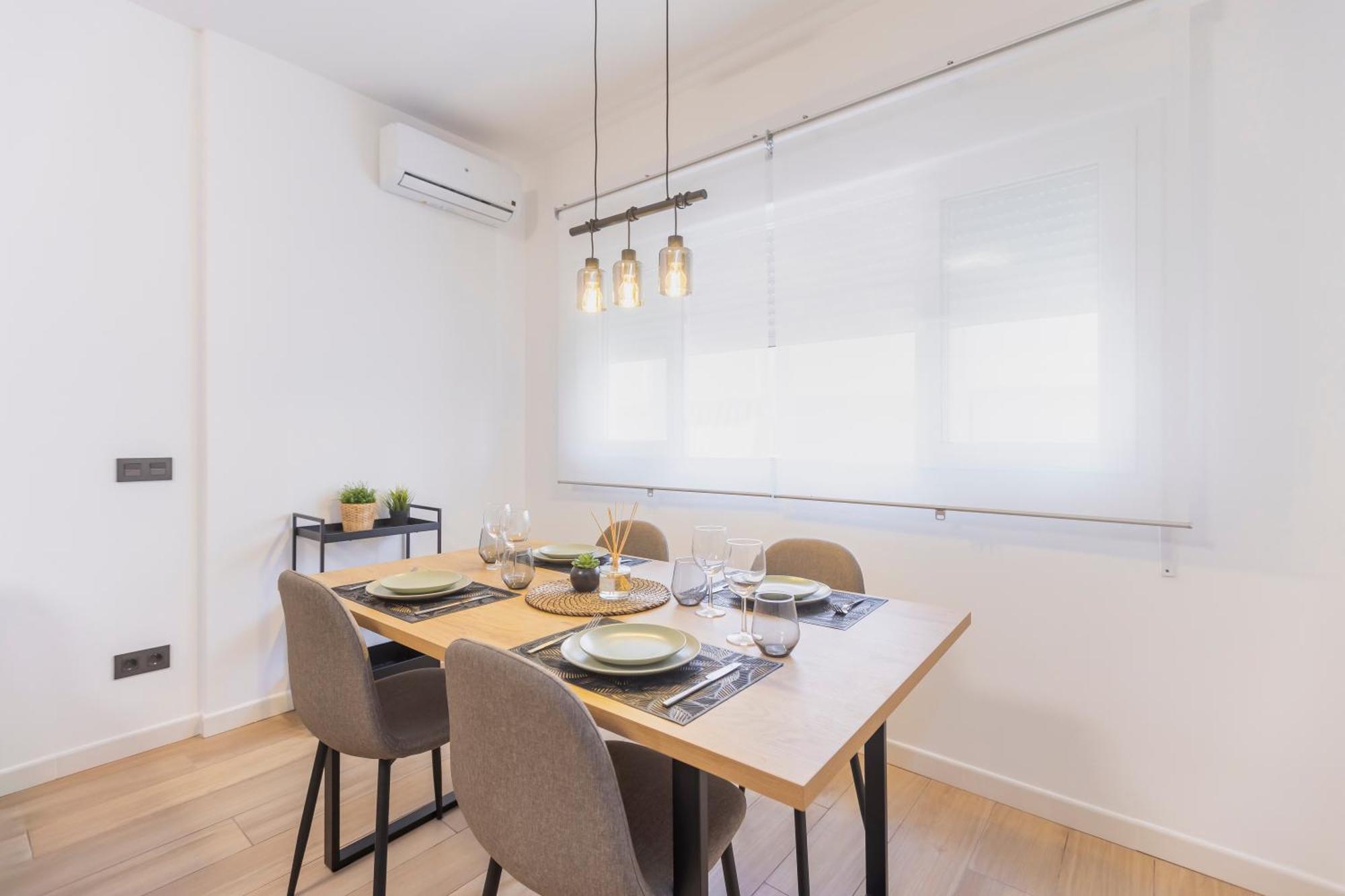 Fully Renovated Apartment In The Heart Of Fuengirola, 2 Min Walk To The Beach Bagian luar foto