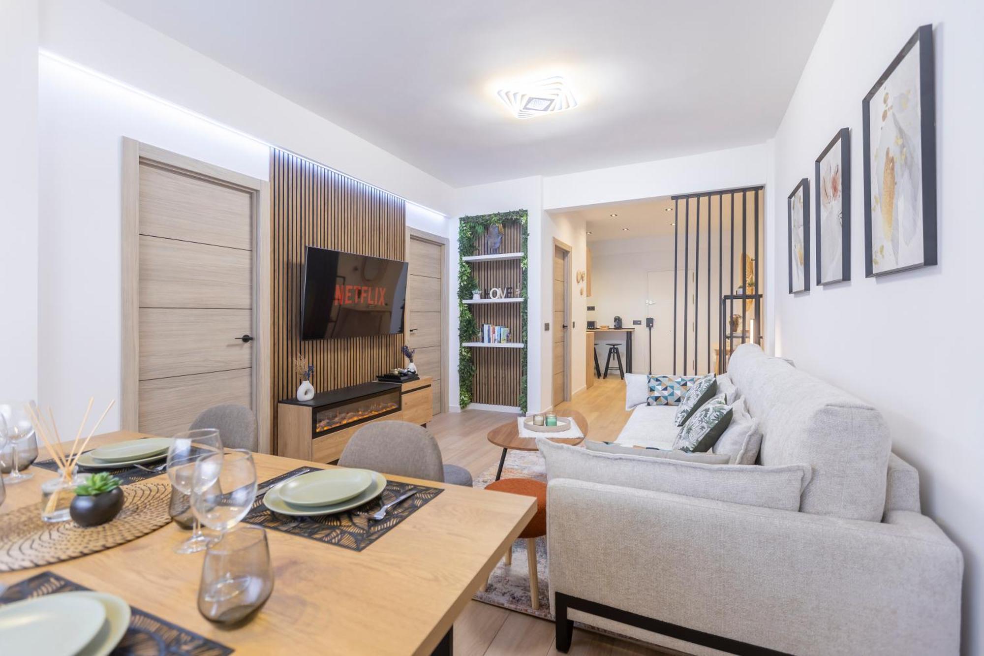 Fully Renovated Apartment In The Heart Of Fuengirola, 2 Min Walk To The Beach Bagian luar foto
