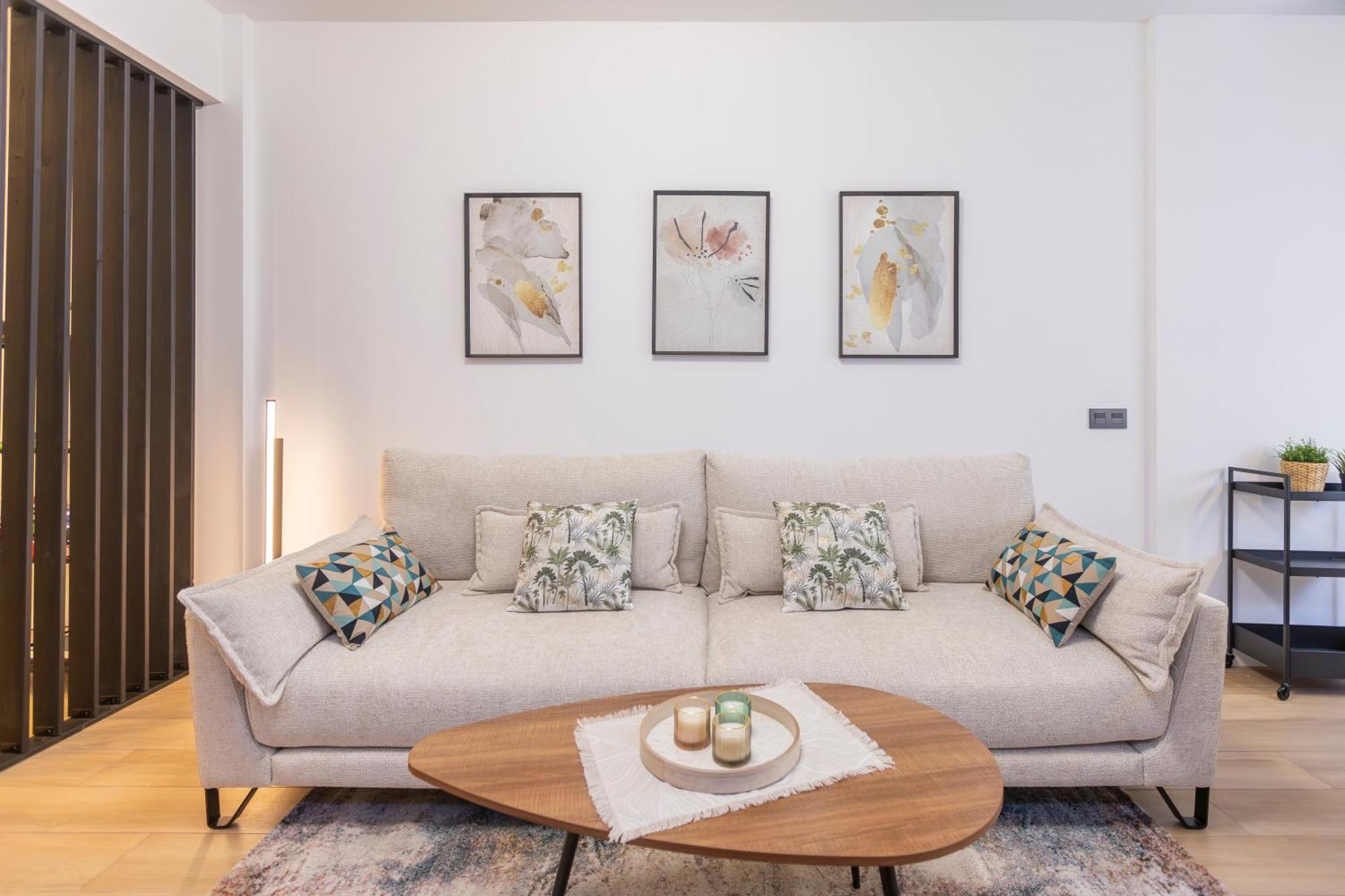 Fully Renovated Apartment In The Heart Of Fuengirola, 2 Min Walk To The Beach Bagian luar foto