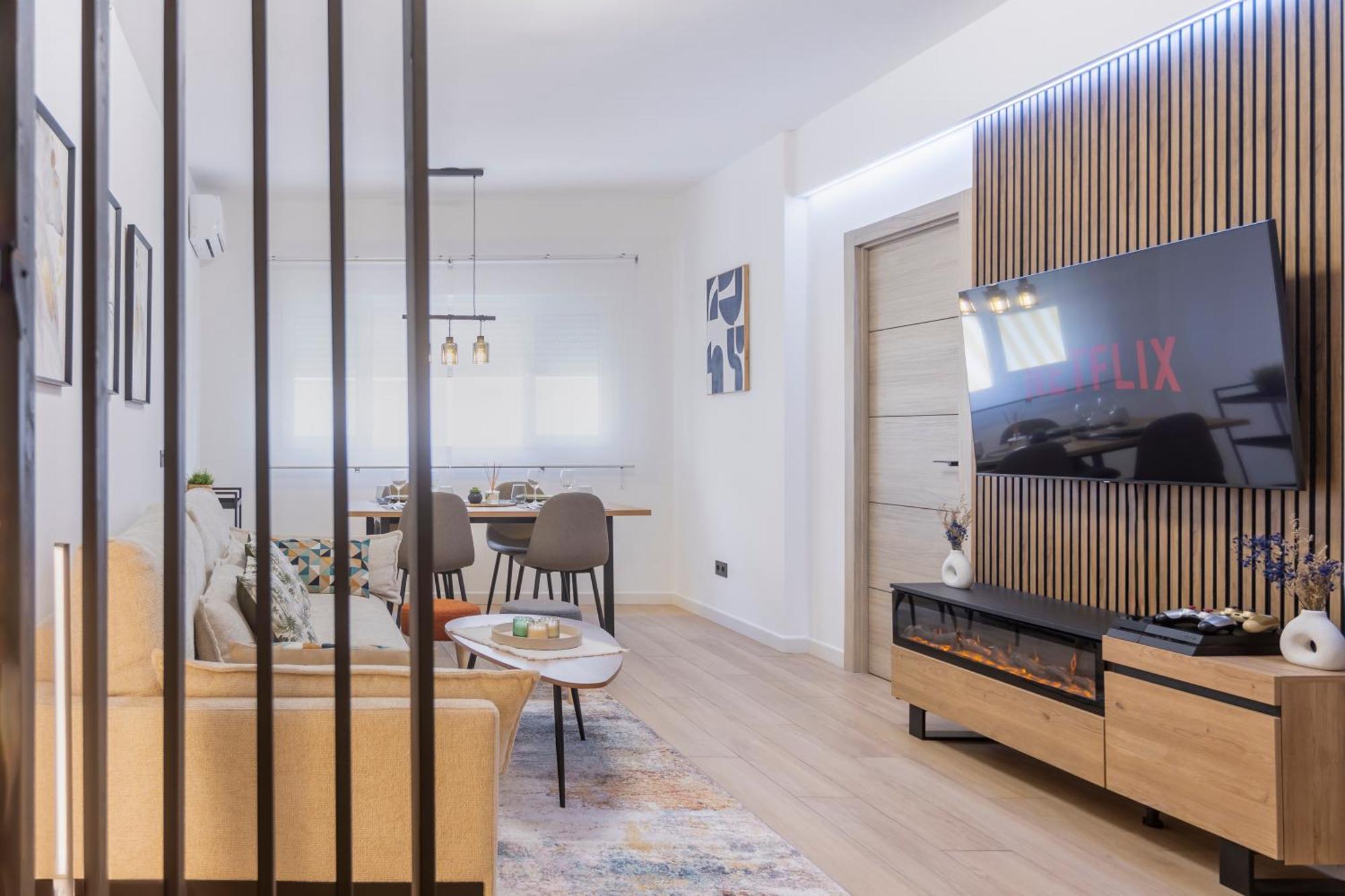 Fully Renovated Apartment In The Heart Of Fuengirola, 2 Min Walk To The Beach Bagian luar foto