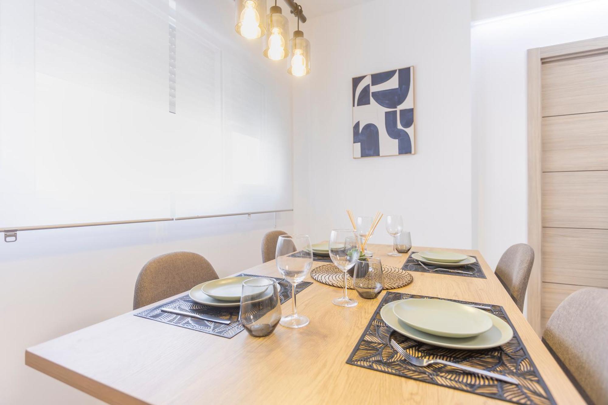 Fully Renovated Apartment In The Heart Of Fuengirola, 2 Min Walk To The Beach Bagian luar foto