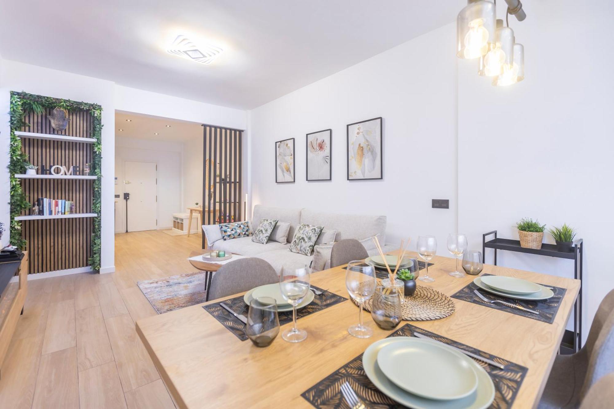 Fully Renovated Apartment In The Heart Of Fuengirola, 2 Min Walk To The Beach Bagian luar foto